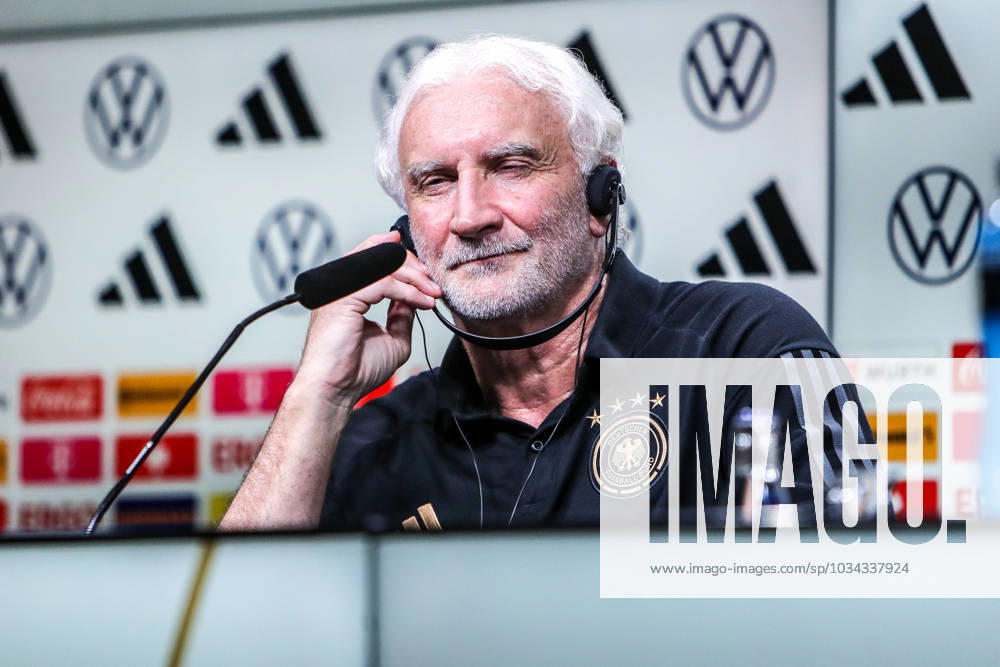 Fussball, Nationalmannschaft Saison 2023 2024 Abschlusstraining der deutschen Nationalmannschaft vor dem Länderspiel gegen Frankreich 11.09.2023, SIGNAL-IDUNA-PARK Dortmund Rudi Völler (Direktor Nationalmannschaft und Trainer Deutschland) Dortmund Signal-Iduna-Park Nordrhein-Westfahlen Deutschland