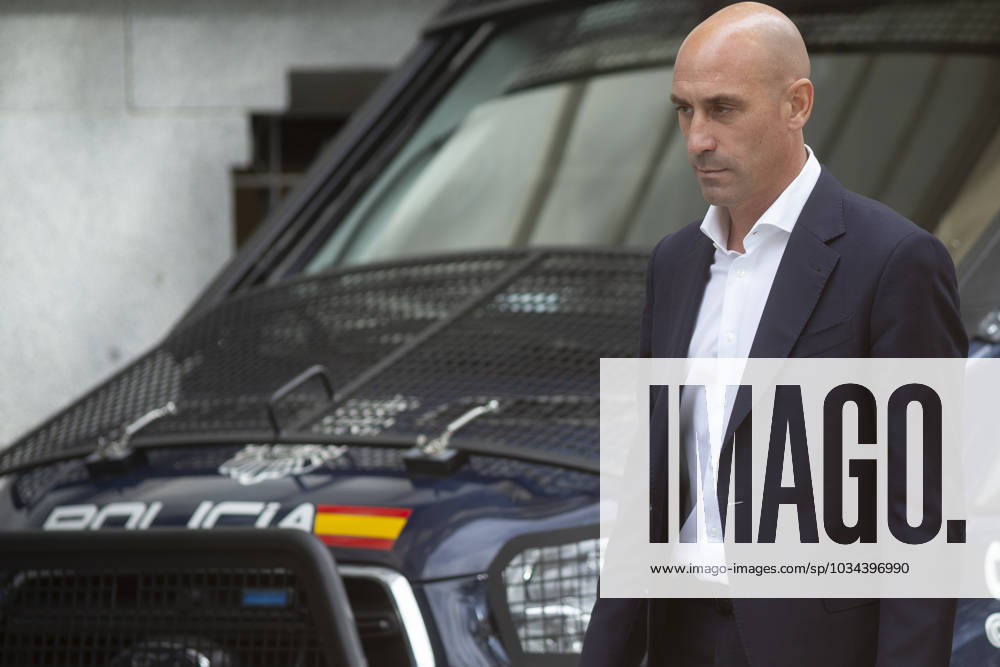LUIS RUBIALES, former president of the Royal Spanish Football Federation (RFEF), goes to the courts of the National Court of Madrid to testify, for being investigated for the kiss on the mouth that he gave to the Spanish soccer team player Jennifer Hermoso, at the trophy presentation at the FIFA Women s World Cup final. The Prosecutor s Office attributes an alleged crime of sexual assault to him. Madrid Spain - ZUMAs296 0304086212st