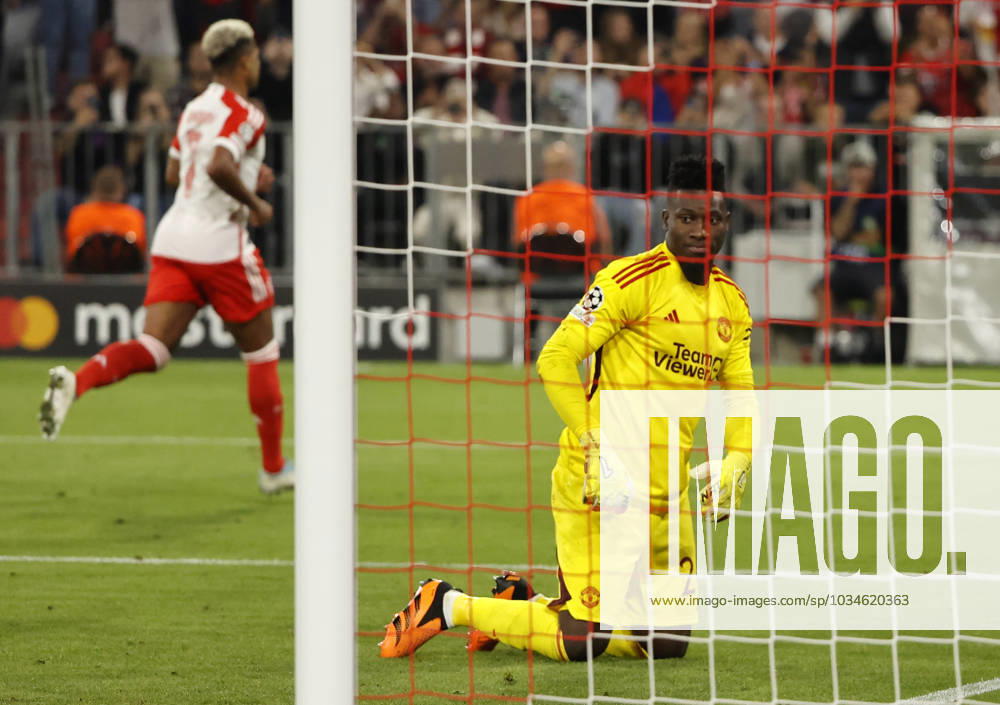 CL., Champions League, FC Bayern Muenchen vs Manchester United, ManU Allianz Arena Muenchen, Fussball, im Bild: Serge Gnabry (FC Bayern Muenchen) jubelt und Andre Onana (Manchester United) leidet