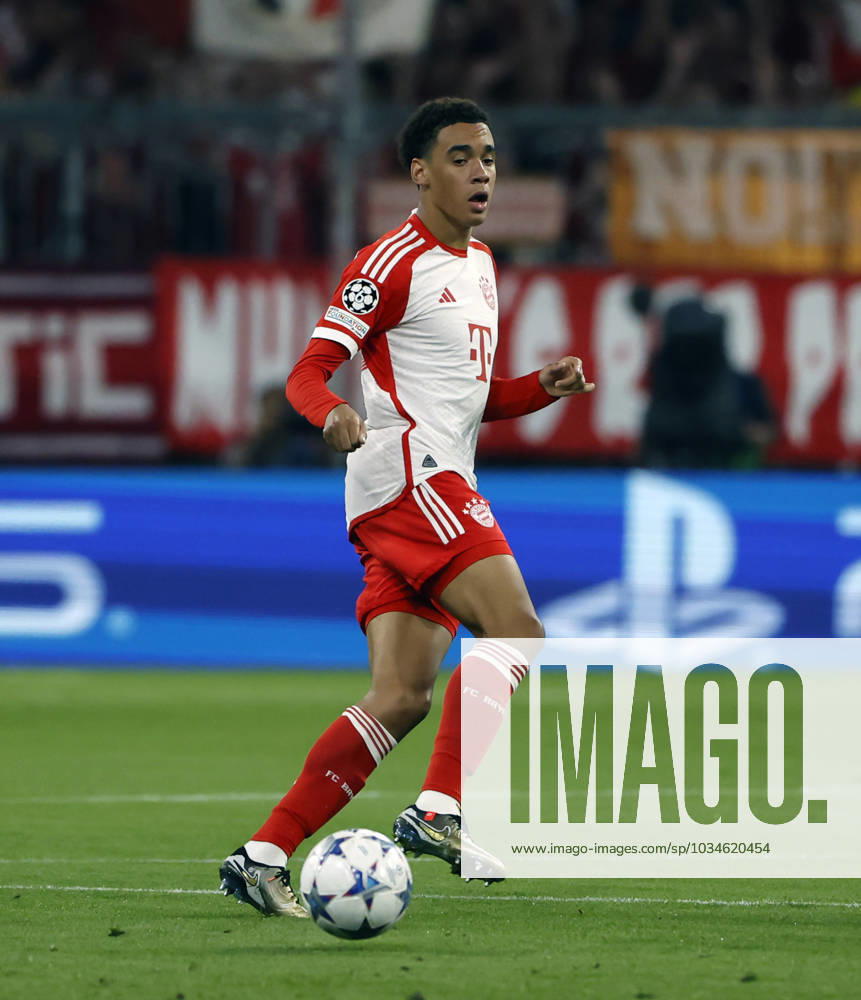 CL., Champions League, FC Bayern Muenchen vs Manchester United, ManU Allianz Arena Muenchen, Fussball, im Bild: Jamal Musiala (FC Bayern Muenchen)