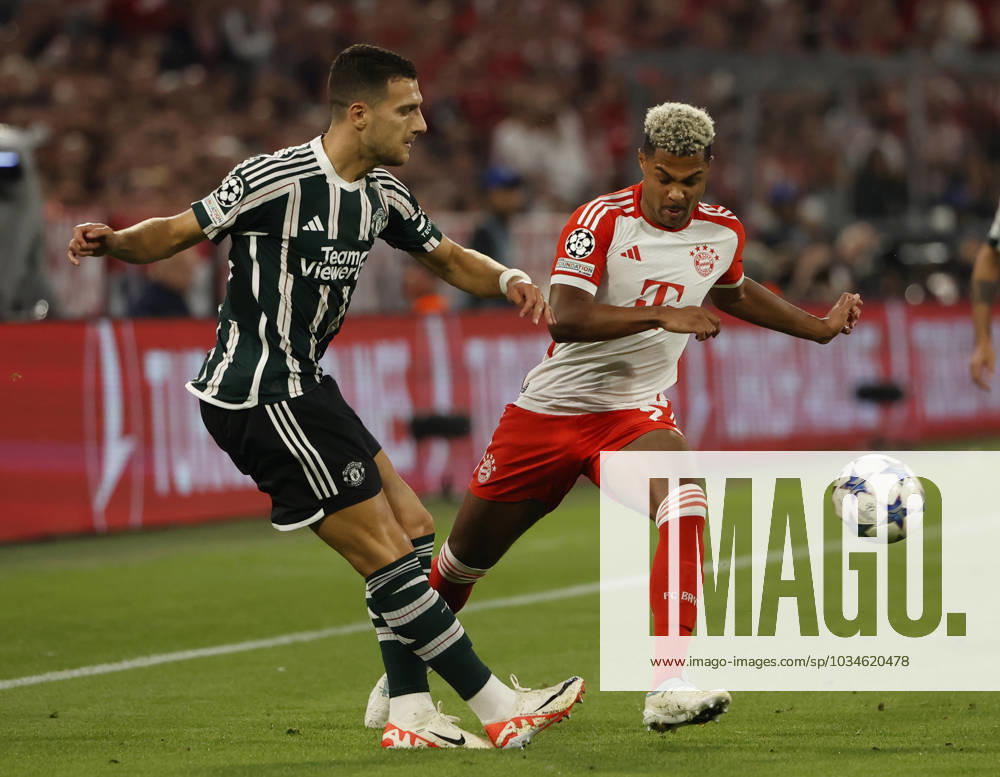 CL., Champions League, FC Bayern Muenchen vs Manchester United, ManU Allianz Arena Muenchen, Fussball, im Bild: vs Serge Gnabry (FC Bayern Muenchen)