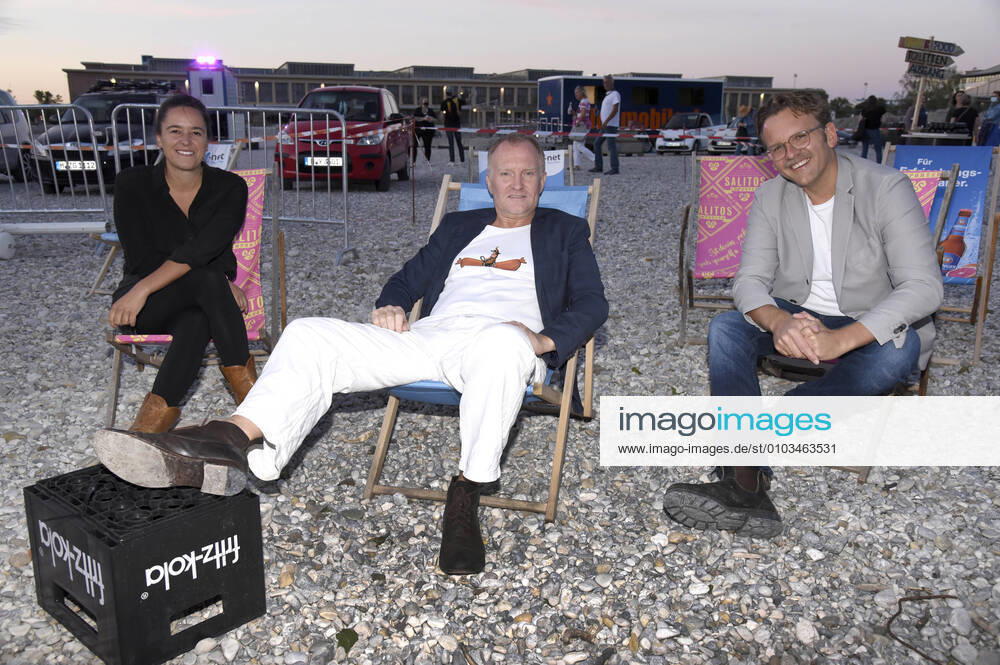 Bilder des Jahres 2020, Entertainment 08 August Entertainment Themen der Woche KW35 Julia Weigl, Ulrich Thomsen und Christoph Gröner bei der Premiere des Kinofilms Gutterbee beim Filmfest München Pop-Up im PopUp Autokino auf dem Zenith Parkplatz. München