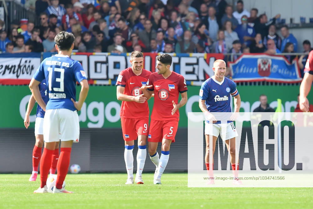 2. Bundesliga - Holstein Kiel - Hertha BSC Berlin am 24.09.2023 im Holstein-Stadion in Kiel Jubel, Torjubel, Torschuetze, Torschütze Andreas Bouchalakis (Hertha BSC Berlin) jubelt nach seinem Tor zum 0:2 mit Smail Prevljak (Hertha BSC Berlin).