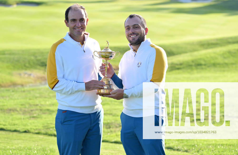 Europe s Italian vice-captains, Edoardo Molinari (R) and Francesco Molinari (L) pose with the trophy during the European team official team photo taken ahead of the 44th Ryder Cup at the Marco Simone Golf Club in Guidonia, near Rome, Italy, 26 September 2023. The 44th Ryder Cup matches between the US and Europe will be held in Italy from 29 September to 01 October 2023. ANSA ETTORE FERRARI 2023 Ryder Cup golf tournament - ZUMAa110 20230926_zaf_a110_006
