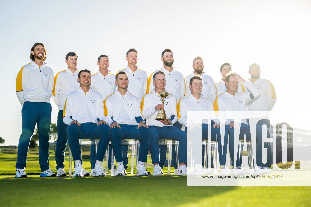Ludvig Aberg of Team Europe (bottom row furthest to the left), with team mates poses for a picture ahead of a training session during day -3 of the Ryder Cup on September 26, 2023 in Rome. Photo: Mathias Bergeld BILDBYRAN kod MB MB0731 golf ryder cup träning practice training day -3 bbeng