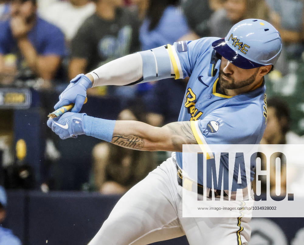 Milwaukee Brewers center fielder Garrett Mitchell breaks his bat as he grounds out against the Chicago Cubs in the second inning of their baseball game at American Family Field in Milwaukee, Wisconsin on Friday, September 29, 2023. MIL20230929807 TANNENxMAURY