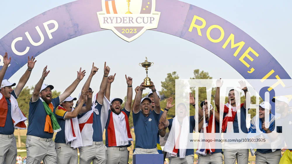 2023 Ryder Cup, Marco Simone Golf and Country Club, Rome, Italy 1 10 2023 Team Europe captain Luke Donald lifts the Ryder Cup Luke Donald lifts the Ryder Cup 1 10 2023
