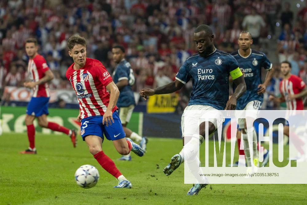 Partido de la Champions League disputado entre Atlà tico y Feyenoord. Champions League match played between Atlà tico and Feyenoord. PABLOxMORENO -ecommerce-Fotos eCommerce-2-141902470
