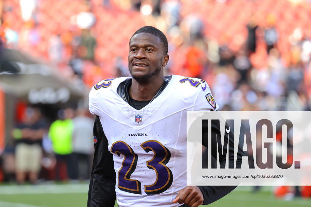 CLEVELAND, OH - OCTOBER 01: Baltimore Ravens cornerback Rock Ya-Sin (23) leaves the field following the National Football League game between the Baltimore Ravens and Cleveland Browns on October 1, 2023, at Cleveland Browns Stadium in Cleveland, OH. (Photo by Frank Jansky Icon Sportswire) NFL, American Football Herren, USA OCT 01 Ravens at Browns Icon231001137