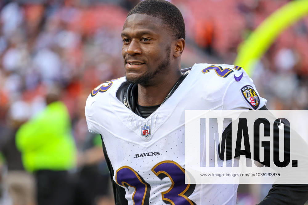 CLEVELAND, OH - OCTOBER 01: Baltimore Ravens cornerback Rock Ya-Sin (23) leaves the field following the National Football League game between the Baltimore Ravens and Cleveland Browns on October 1, 2023, at Cleveland Browns Stadium in Cleveland, OH. (Photo by Frank Jansky Icon Sportswire) NFL, American Football Herren, USA OCT 01 Ravens at Browns Icon231001138