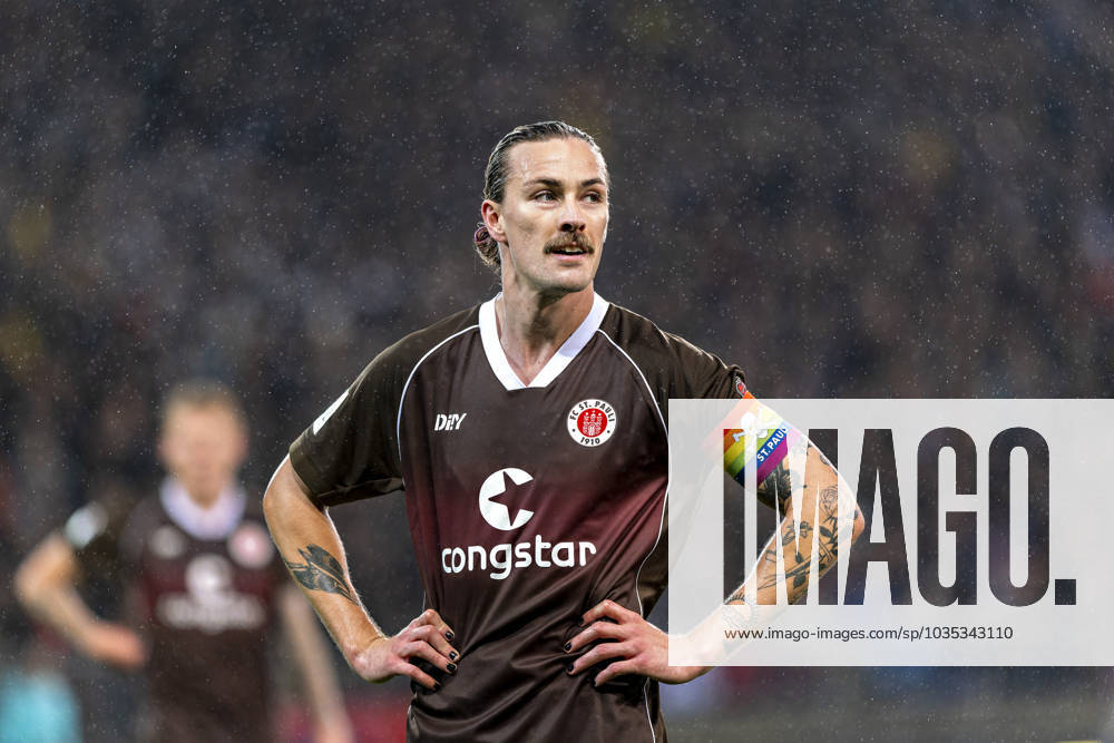 Jackson Irvine (St.Pauli) 07.10.23, Hamburg, FC St.Pauli vs. 1. FC Nürnberg, 2. Fußball Bundesliga, 2.Liga, DFL, Saison 2023 2024, 09.Spieltag REGULATIONS PROHIBIT ANY USE OF PHOTOGRAPHS as IMAGE SEQUENCES and or QUASI-VIDEO. Â