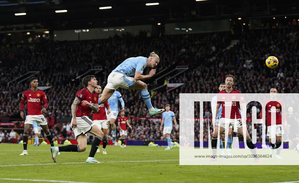 Manchester, England, 29th October 2023. Erling Haaland of Manchester City heads towards goal during the Premier League match at Old Trafford, Manchester. Picture credit should read: Andrew Yates Sportimage . SPI-2690-0041