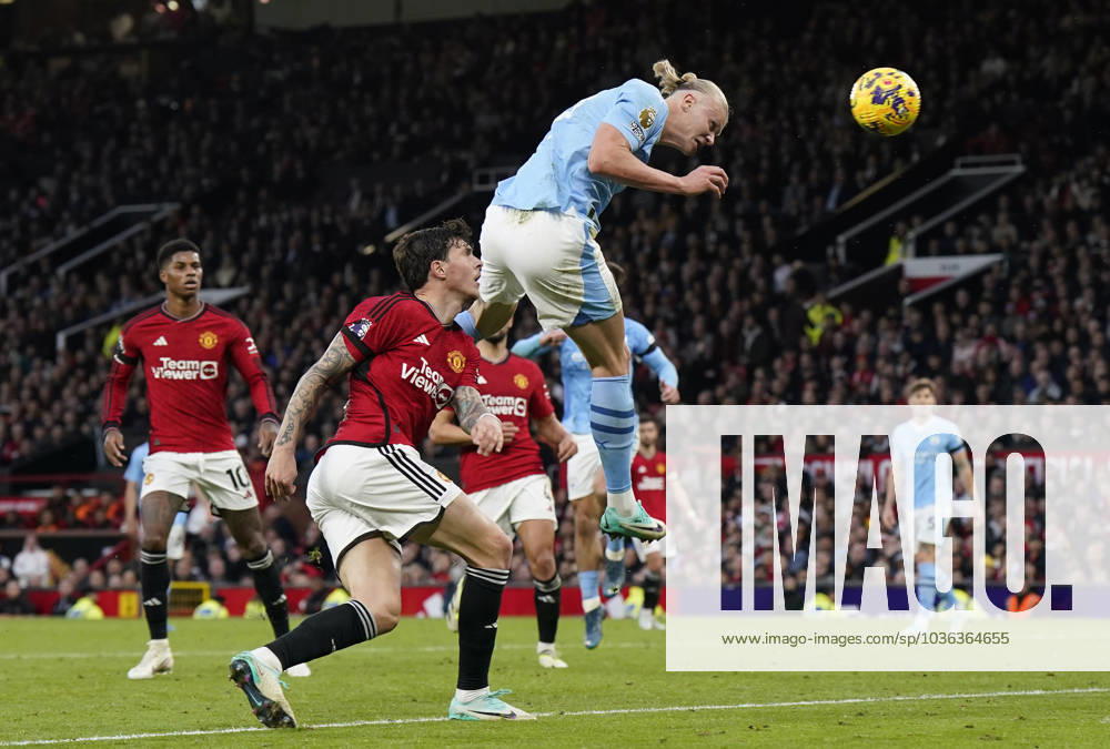 Manchester, England, 29th October 2023. Erling Haaland of Manchester City heads towards goal during the Premier League match at Old Trafford, Manchester. Picture credit should read: Andrew Yates Sportimage . SPI-2690-0043