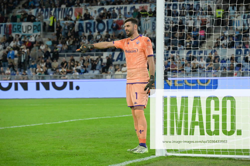 30th October 2023, Stadio Olimpico, Rome, Italy; Italian Serie A Football; Lazio versus Fiorentina; Pietro Terracciano of AC Fiorentina sets his defensive wall ActionPlus12571459 AllShotLive Content restricted for UK based newspaper