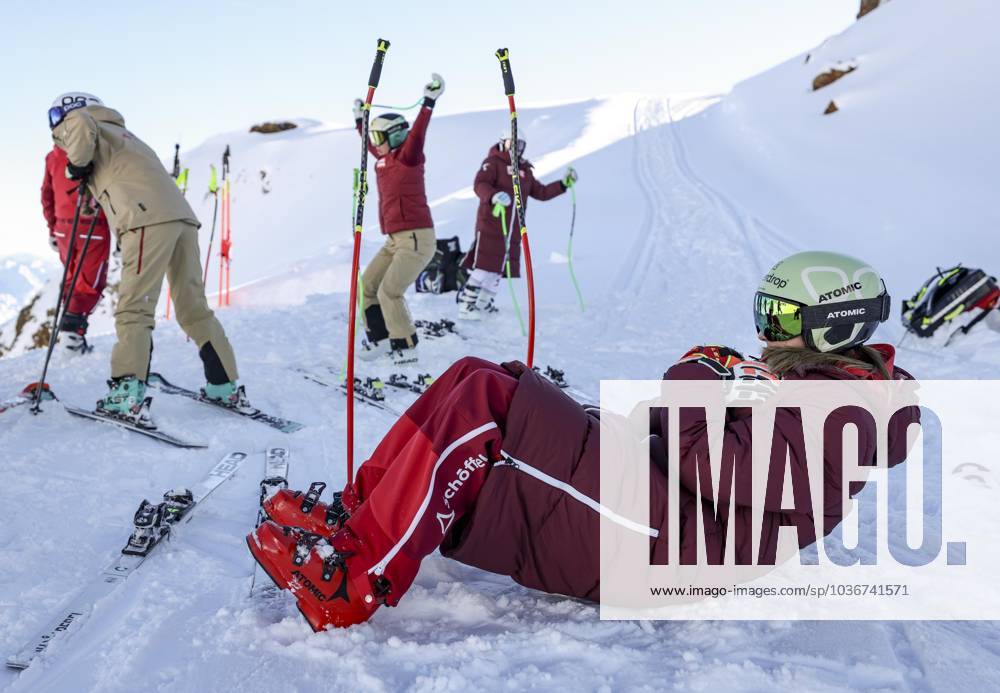 ALPINE SKIING - Ski Austria, training SOELDEN,AUSTRIA,08.NOV.23 - ALPINE SKIING - Ski Austria, downhill, training, ladies. Image shows Mirjam Puchner (AUT). GEPAxpictures xPatrickxSteiner