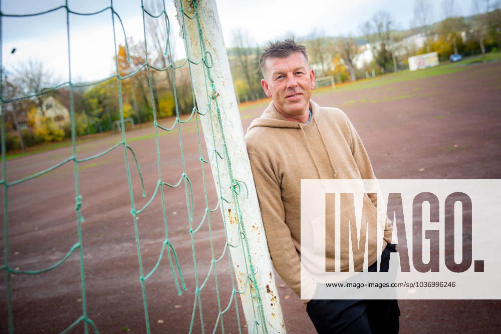 , Ex-Nationalspieler Bernd Schneider in Jena am Sportplatz rote Erde zumk 50. Geburtstag