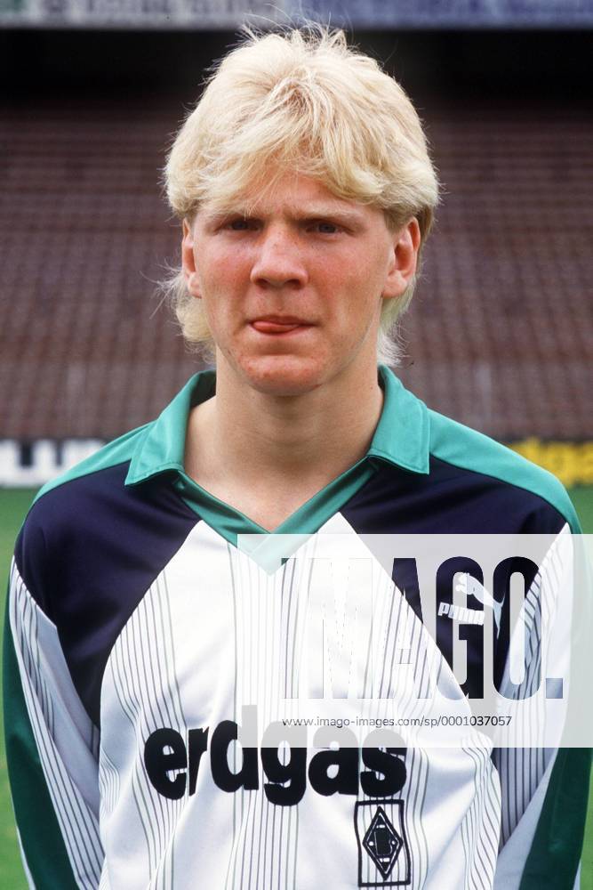 Stefan Effenberg (Borussia Mönchengladbach) Fußball 1. BL Herren Saison 1987 1988, Vorstellung, Präsentation, Pressetermin, Porträttermin, Porträt Mönchengladbach