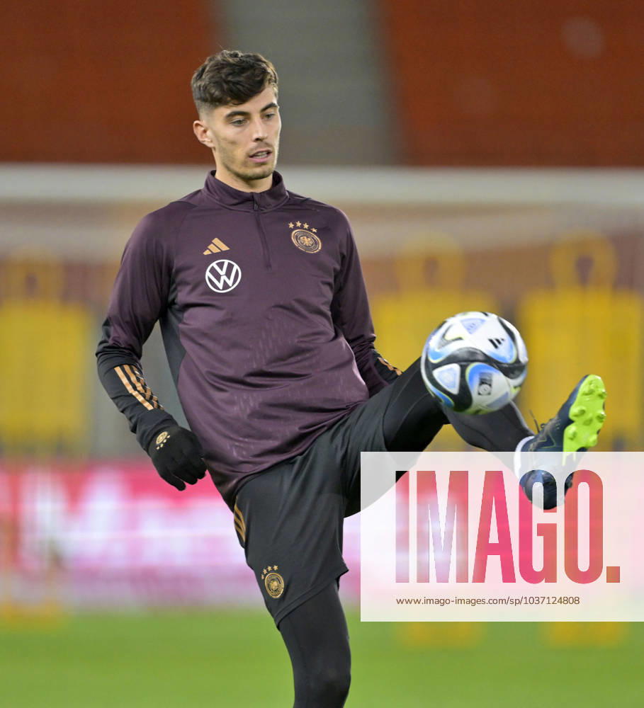 Fussball, Testspiel 2023 24, Österreich - Deutschland, Training der DFB-Nationalmannschaft am Tag vor dem Länderspiel im Ernst Happel Stadion Wien, Kai Havertz (Deutschland) am Ball.