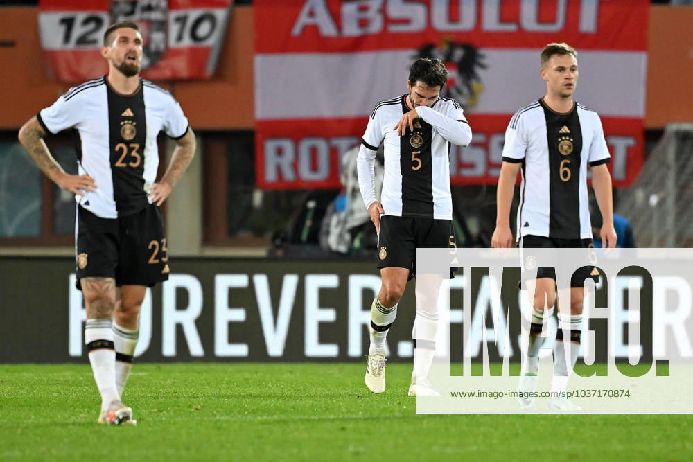 Wien, Ernst-Happel-Stadion, 21.11.23, GER, Herren, Laenderspiel, Oesterreich - Deutschland Bild: v.li. Robert ANDRICH (Deutschland), Mats HUMMELS (Deutschland) und Joshua KIMMICH (Deutschland) Only for editorial use! UEFA regulations prohibit any use of photographs as image sequences and or quasi-video. Wien Oesterreich