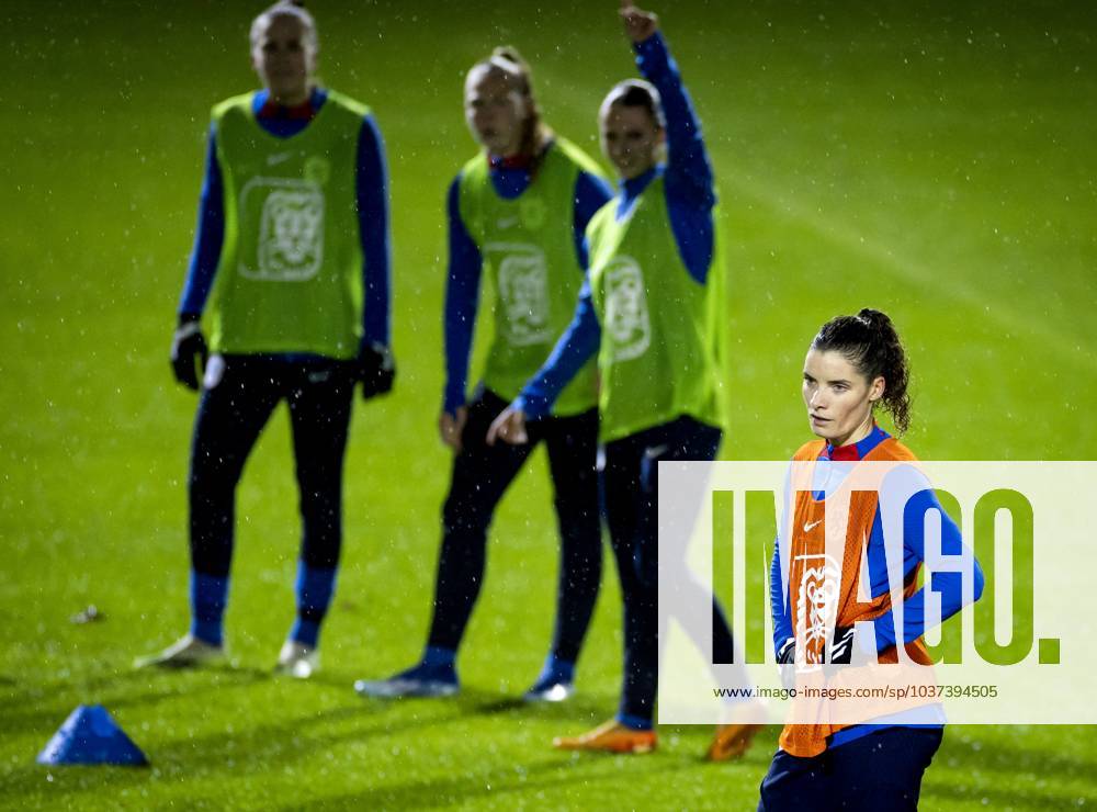 ZEIST - Dominique Janssen during a training of the Dutch women s team on the KNVB Campus. The football women are training for the Nations League matches against England and Belgium. ANP KOEN VAN WEEL ANPxSportx IVx 484888950 originalFilename: 484888950