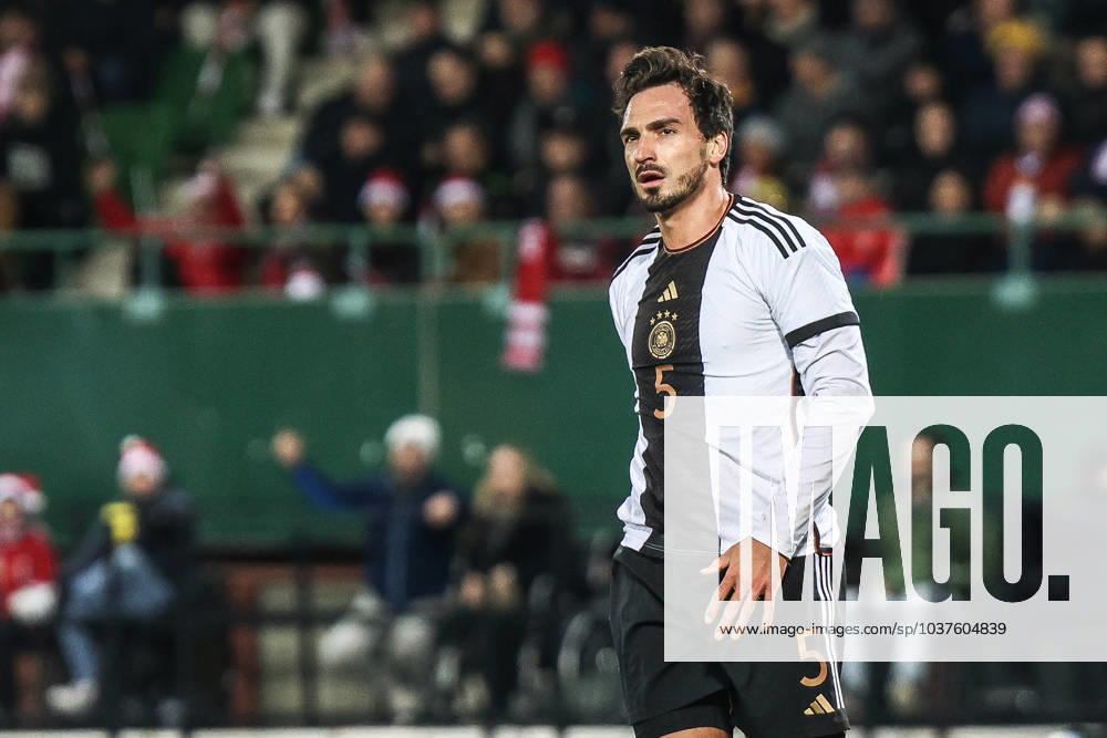 Fussball, UEFA Länderspiel Saison 2023 24 Freundschaftsspiel Österreich - Deutschland 21.11.2023, Ernst-Happel-Stadion Wien Mats Hummels (Deutschland, 5) Wien Ernst-Happel-Stadion Wien Wien Österreich