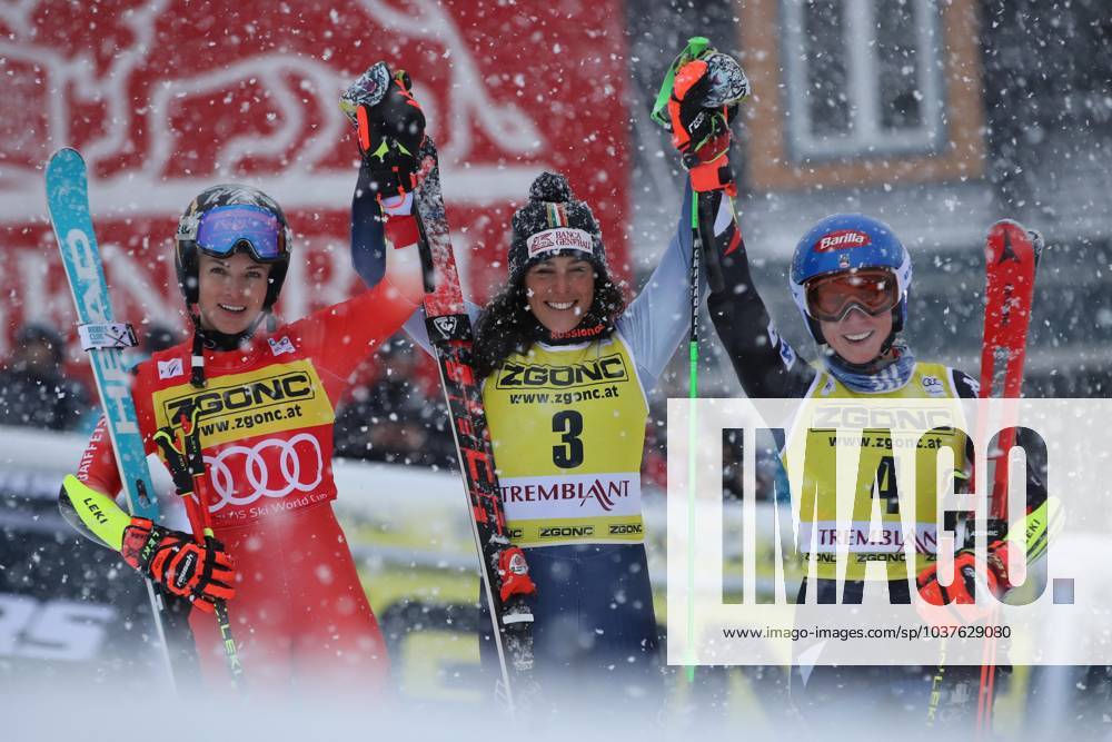 KW48 ALPINE SKIING - FIS WC Mont-Tremblant MONT-TREMBLANT,CANADA,03.DEC.23 - ALPINE SKIING - FIS World Cup, giant slalom, ladies. Image shows the rejoicing of Lara Gut-Behrami (SUI), Federica Brignone (ITA) and Mikaela Shiffrin (USA). GEPAxpictures Klansek
