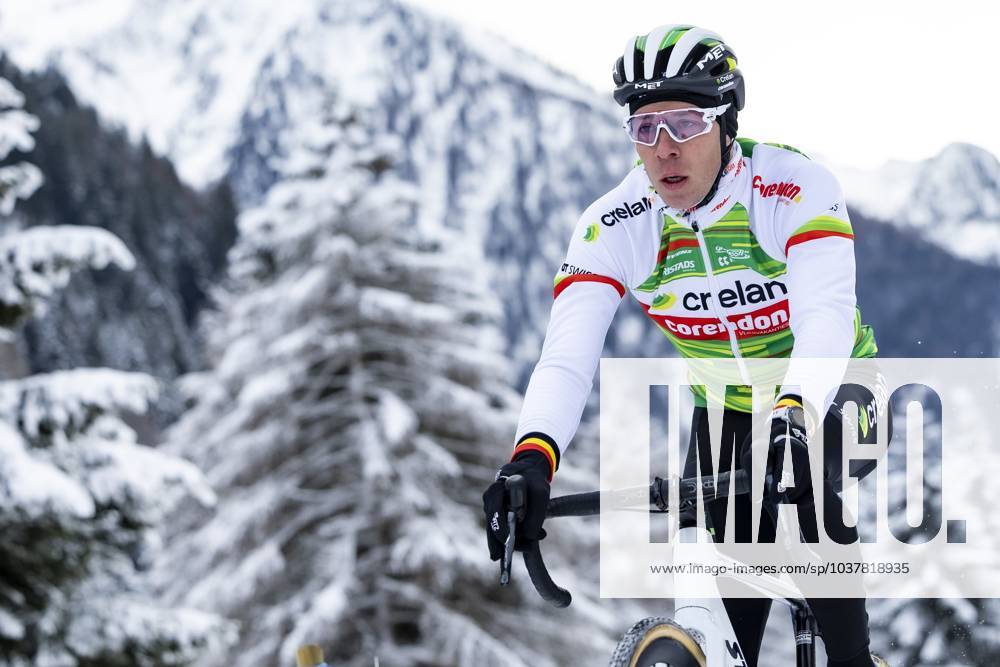 Belgian Laurens Sweeck pictured in action during a training session before Sunday s Cyclocross World Cup race in Val di Sole, Italy, Saturday 09 December 2023, stage 7 14 in the World Cup competition. DAVIDxPINTENS x81905234x