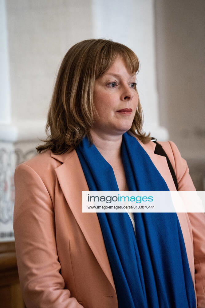 Kulturminister Joy Mogensen (S) ankommer til samraad om anvendelse af ordet eskimo, paa Christiansborg torsdag den 3. september 2020. Samraadsspoergsmaalet er stillet efter oenske fra Pernille Bendixen (DF).. , Copenhagen Denmark