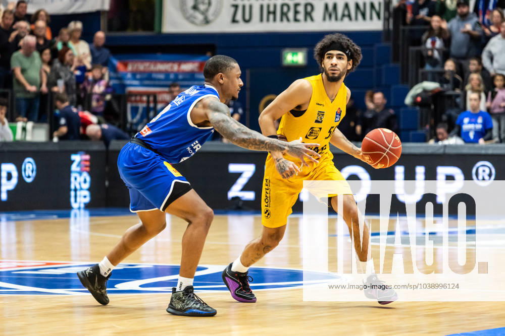 EasyCredit Basketball Bundesliga, Syntainics MBC - Tigers Tübingen 14.01.2023, easyCredit Basketball Bundesliga, BBL, Saison 2023 2024, Herren, Syntainics MBC - Tigers Tübingen, Jhivvan Jackson (Tigers Tübingen, No56), Charles Callison (Syntainics MBC, No 23)