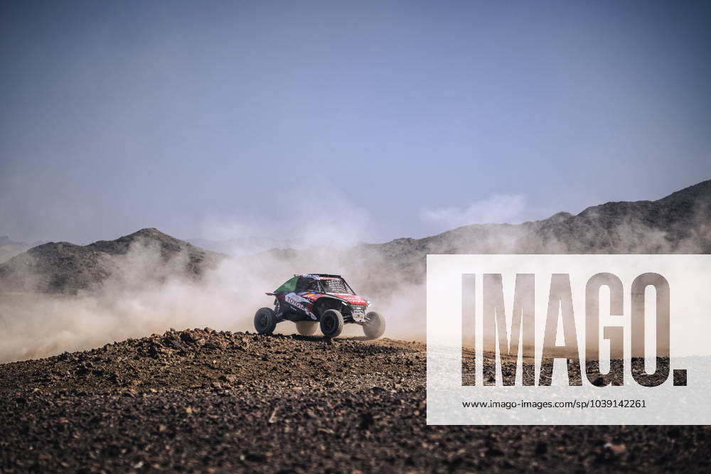Dania Akeel (SAU) and Stephane Duple (FRA) from Wavers race during stage 11 of Rally Dakar 2024 from from Al Ula to Yambu, Saudi Arabia. Yambu Saudi Arabia - ZUMAz03_ 20240118_shv_z03_080