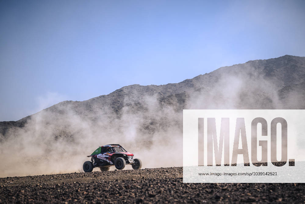 Dania Akeel (SAU) and Stephane Duple (FRA) from Wavers race during stage 11 of Rally Dakar 2024 from from Al Ula to Yambu, Saudi Arabia. - ZUMAz03_ 20240118_shv_z03_058