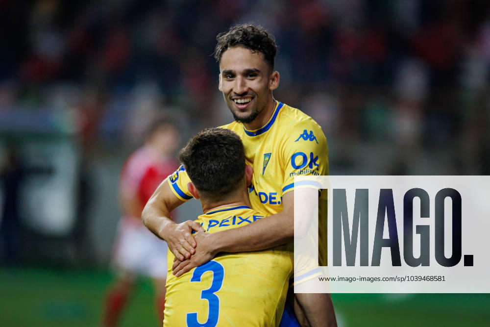 Bernardo Vital celebrates after winning penalty shootout during Taca Da Liga 23 24 (Allianz Cup) second semi-final game game between SL Benfica and GD Estoril Praia at Estadio Municipal de Leiria - Estadio Dr. Magalhaes Pessoa, Leiria, Portugal. (Maciej Rogowski) Leiria Estadio Municipal de Leiria - Estadio Dr. Magalhaes Pessoa Portugal
