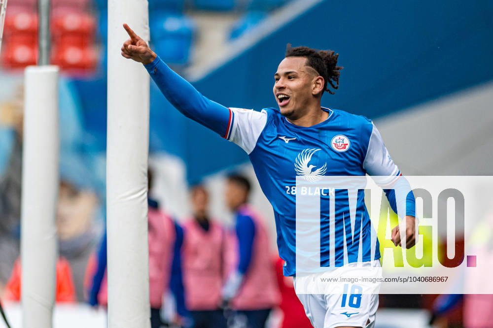 Rostock, Deutschland 17. Februar 2024: 2. BL - 2023 2024 - FC Hansa Rostock vs. Hamburger SV Im Bild: Juan Jose Perea (Hansa Rostock) jubelt nach seinem Tor zum 1:1 DFL regulations prohibit any use of photographs as image sequences and or quasi-video.