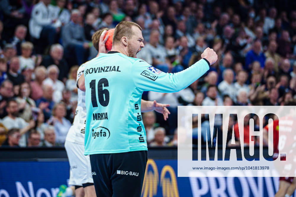Jubel nach Parade Tomas Mrkva (THW Kiel, 16) GER, THW Kiel vs. HBW Balingen-Weilstetten, Handball, Bundesliga, Spieltag 24, Saison 2023 2024, 02.03.2024 GER, THW Kiel vs. HBW Balingen-Weilstetten, Handball, Bundesliga, Spieltag 24, Saison 2023 2024, 02.03.2024 Kiel
