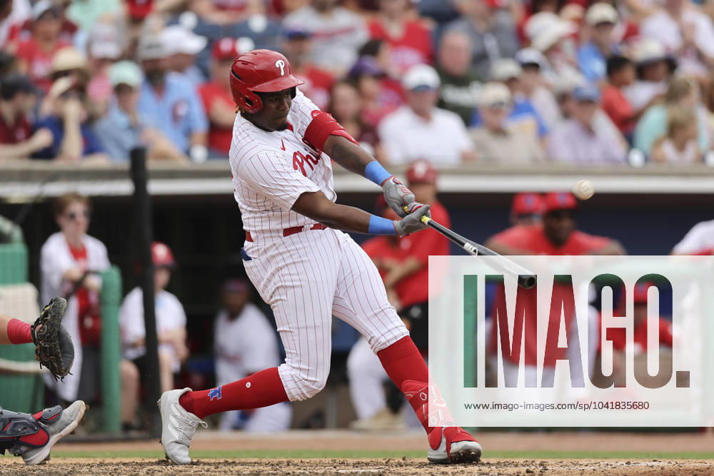 Philadelphia Phillies first baseman Felix Reyes (9) doubles to left field and scores the go ahead run in the bottom of the seventh inning during an MLB, Baseball Herren, USA spring training game against the Minnesota Twins on March 2, 2024 at BayCare Ballpark. The Phillies beat the Twins 3-2. Clearwater USA - ZUMAh180 20240302_zsp_h180_050