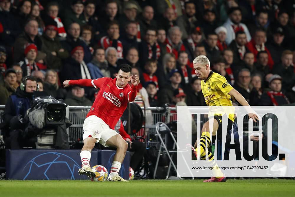 EINDHOVEN - (l-r) Hirving Lozano of PSV Eindhoven, Julian Ryerson of Borussia Dortmund during the UEFA Champions League last 16 match between PSV Eindhoven and Borussia Dortmund at the Phillips stadium on February 20, 2024 in Eindhoven, Netherlands. ANP Hollandse Hoogte Bart Stoutjesdijk UEFA Champions League 2023 24 2023 2024 ANPxSportx StoutjesdijkxIVx 493487675 originalFilename: 493487675