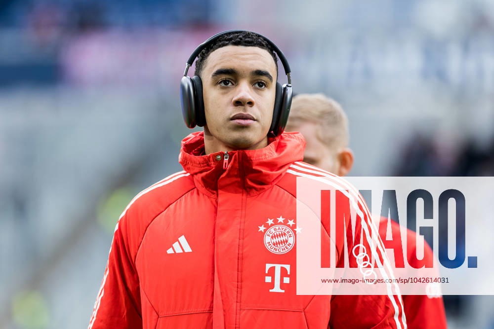 1. Fußball Bundesliga: SV Darmstadt 98 - FC Bayern München; 16.03.2024 Jamal Musiala (FC Bayern München, 42) während der Platzbegehung 1. Fußball Bundesliga: SV Darmstadt 98 - FC Bayern München, Darmstadt, Merck Stadion am Böllenfalltor am 16.03.2024 DFL REGULATIONS PROHIBIT ANY USE OF PHOTOGRAPHS AS IMAGE SEQUENCES AND OR QUASI-VIDEO.