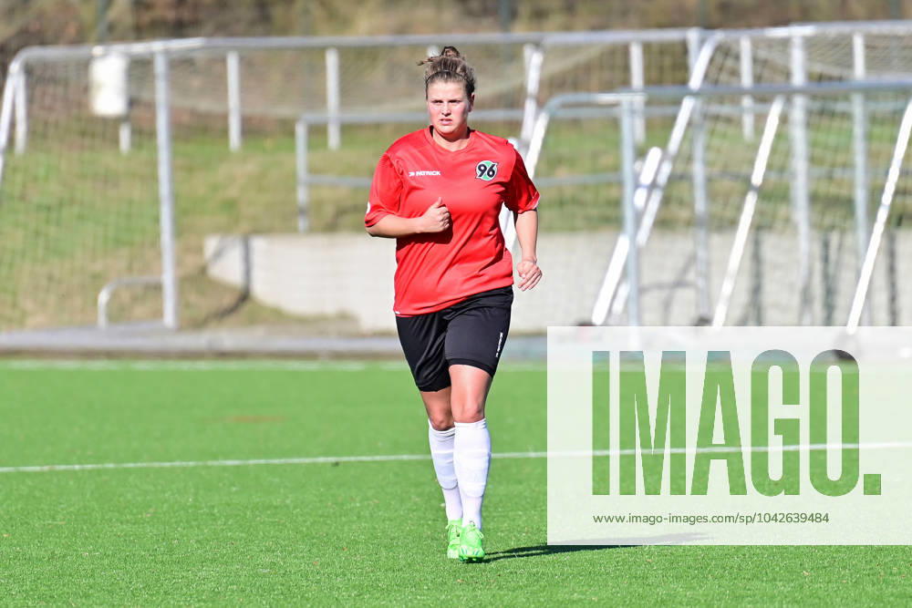 Fußball I Frauen I Saison 2023 2024 I Regionalliga Nord I 13. Spieltag I SV Henstedt-Ulzburg - Hannover 96 I 17.03.2024 Nahaufnahme, Einzelfoto, Freisteller, Portrait, Porträt, Einzelbild, Einzelfoto, Körper: Anna-Lena Füllkrug (18, Hannover 96). Henstedt-Ulzburg Bürgermeister-Steenbock-Straße Schleswig-Holstein Deutschland