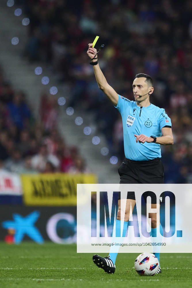 LaLiga EA Sports, Atletico de Madrid v FC Barcelona, Barca MADRID, SPAIN - MARCH 17: The referee Sanchez Martinez looks on during the LaLiga EA Sports match between Club Atletico de Madrid and FC Barcelona at Civitas Metropolitano Stadium on March 17, 2024 in Madrid, Spain. (Photo By Francisco Macia Photo Players Images) Madrid Civitas Metropolitano Stadium Madrid Spain