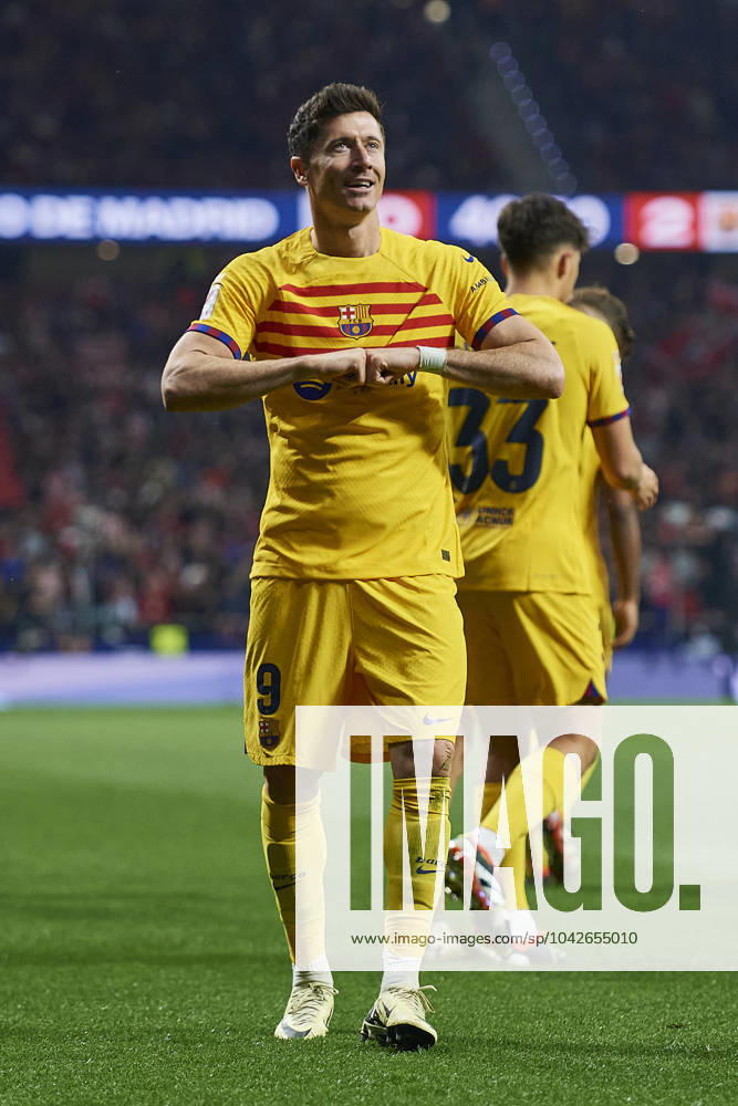 LaLiga EA Sports, Atletico de Madrid v FC Barcelona, Barca MADRID, SPAIN - MARCH 17: Robert Lewandowski Centre-Forward of FC Barcelona celebrates after scoring his team s second goal during the LaLiga EA Sports match between Club Atletico de Madrid and FC Barcelona at Civitas Metropolitano Stadium on March 17, 2024 in Madrid, Spain. (Photo By Francisco Macia Photo Players Images) Madrid Civitas Metropolitano Stadium Madrid Spain