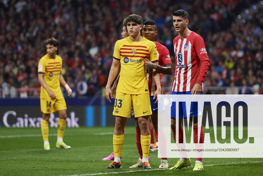 LaLiga EA Sports, Atletico de Madrid v FC Barcelona, Barca MADRID, SPAIN - MARCH 17: Pau Cubarsi Centre-Back of FC Barcelona in action with Alvaro Morata Centre-Forward of Atletico de Madrid during the LaLiga EA Sports match between Club Atletico de Madrid and FC Barcelona at Civitas Metropolitano Stadium on March 17, 2024 in Madrid, Spain. (Photo By Francisco Macia Photo Players Images) Madrid Civitas Metropolitano Stadium Madrid Spain