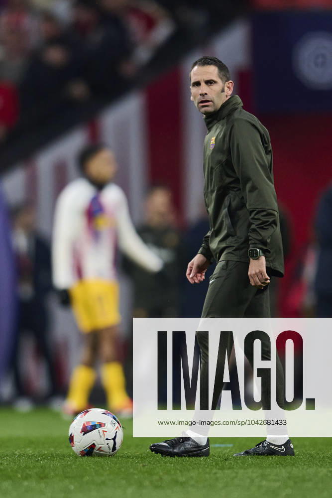 LaLiga EA Sports, Atletico de Madrid v FC Barcelona, Barca MADRID, SPAIN - MARCH 17: Ivan Torres Fitness Coach of FC Barcelona warms up prior the LaLiga EA Sports match between Club Atletico de Madrid and FC Barcelona at Civitas Metropolitano Stadium on March 17, 2024 in Madrid, Spain. (Photo By Francisco Macia Photo Players Images) Madrid Civitas Metropolitano Stadium Madrid Spain