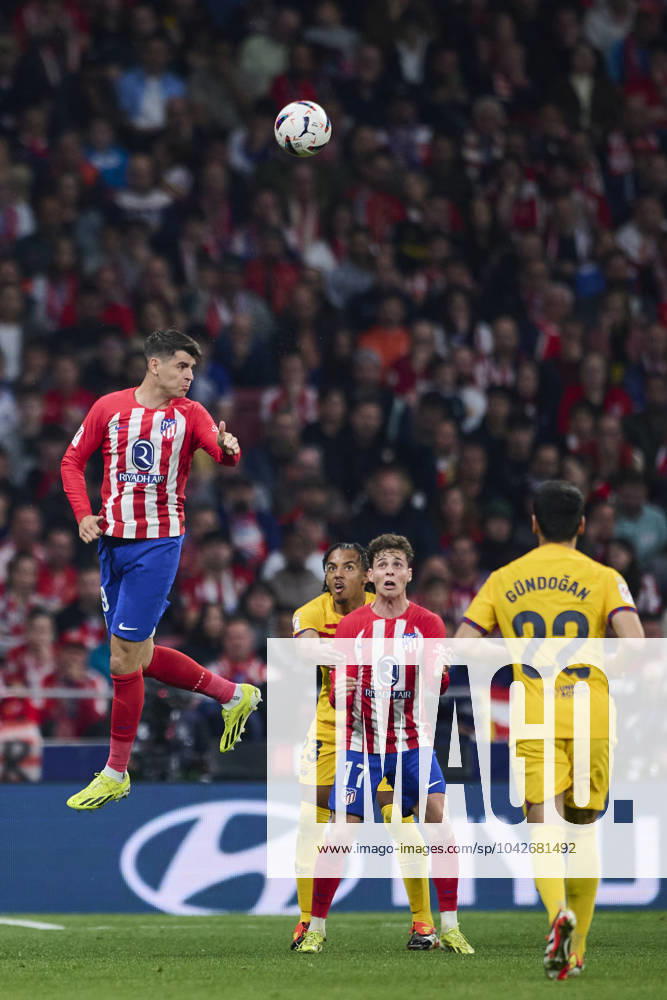 LaLiga EA Sports, Atletico de Madrid v FC Barcelona, Barca MADRID, SPAIN - MARCH 17: Alvaro Morata Centre-Forward of Atletico de Madrid in action during the LaLiga EA Sports match between Club Atletico de Madrid and FC Barcelona at Civitas Metropolitano Stadium on March 17, 2024 in Madrid, Spain. (Photo By Francisco Macia Photo Players Images) Madrid Civitas Metropolitano Stadium Madrid Spain