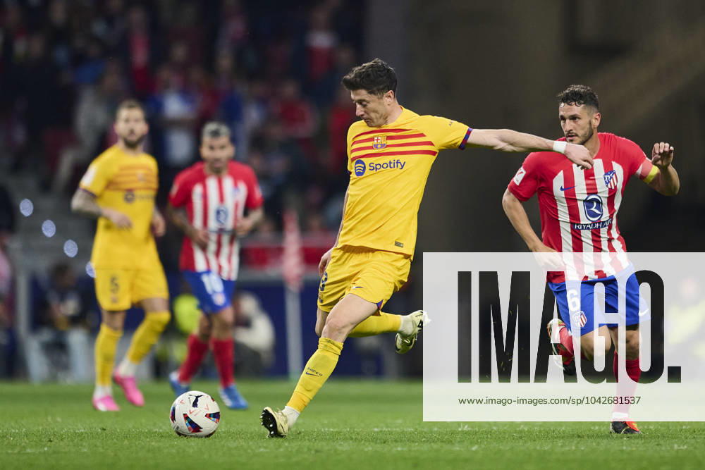 LaLiga EA Sports, Atletico de Madrid v FC Barcelona, Barca MADRID, SPAIN - MARCH 17: Robert Lewandowski Centre-Forward of FC Barcelona in action during the LaLiga EA Sports match between Club Atletico de Madrid and FC Barcelona at Civitas Metropolitano Stadium on March 17, 2024 in Madrid, Spain. (Photo By Francisco Macia Photo Players Images) Madrid Civitas Metropolitano Stadium Madrid Spain
