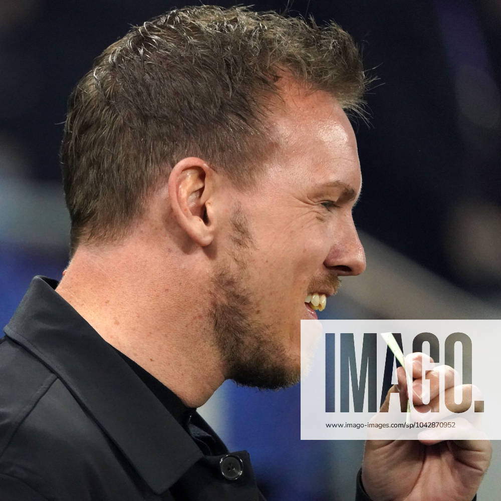 Fussball, Freundschaftsspiel, Länderspiel, Testspiel, Frankreich-Deutschland, 23.03.2024, Groupama Stadium Lyon Julian Nagelsmann,Trainer, Deutschland, Kaugummi, Aktion, Einzelbild