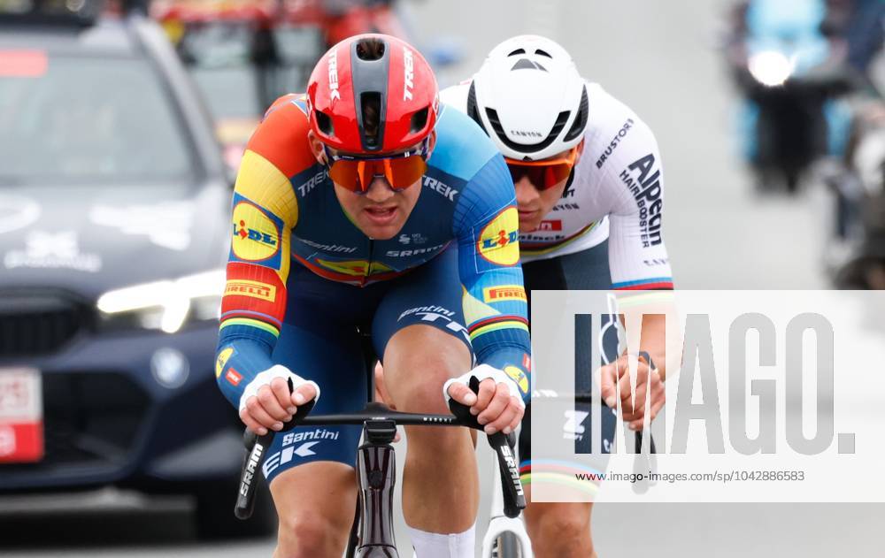 Danish Mads Pedersen of Lidl-Trek and Dutch Mathieu van der Poel of Alpecin-Deceuninck pictured in action during the men s Gent-Wevelgem - In Flanders Fields cycling race, 253.1 km from Ieper to Wevelgem, Sunday 24 March 2024. POOLxJANxDExMEULENEIR x89769799x