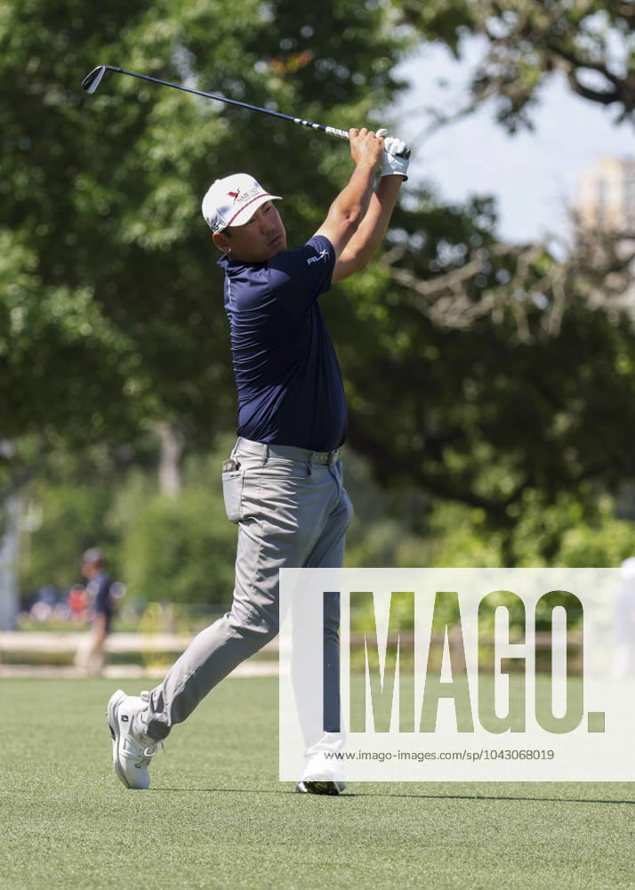 HOUSTON, TX - MARCH 29: Chan Kim (USA) watches his approach shot on 8 during Round 2 of the PGA, Golf Herren Texas Childrens Houston Open at Memorial Park Golf Course on March 29, 2024 in Houston, Texas. (Photo by Leslie Plaza Johnson Icon Sportswire) GOLF: NOV 10 PGA Cadence Bank Houston Open Icon2403290352