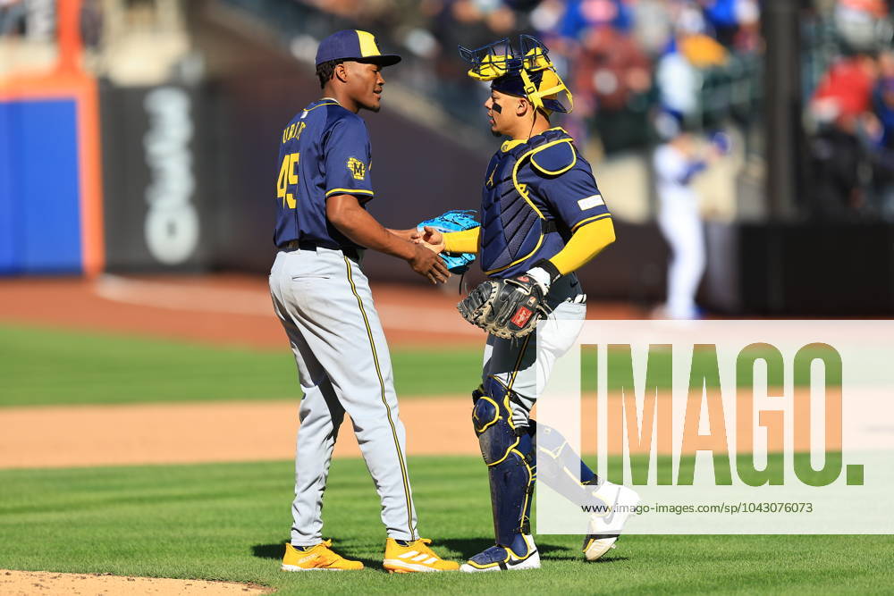 MLB, Baseball Herren, USA Opening Day - Brewers Vs Mets The Milwaukee Brewers are celebrating their 3-1 win on opening day of the MLB baseball game against the New York Mets at Citi Field in New York City, NY, on March 29, 2024. New York N.Y. United States