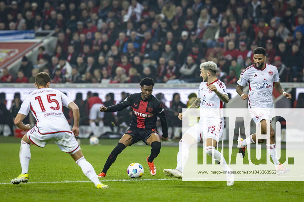 DFB-Pokal, Bayer 04 Leverkusen - Fortuna Düsseldorf, 03.04.2024 Nathan Tella (Bayer 04 Leverkusen, 19), links+dus15+, ; Bayer 04 Leverkusen - Fortuna Düsseldorf im DFB-Pokal-Halbfinale am 03.04 2024 in der BayArena in Leverkusen. DFL REGULATIONS PROHIBIT ANY USE OF PHOTOGRAPHS AS IMAGE SEQUENCES AND OR QUASI-VIDEO.