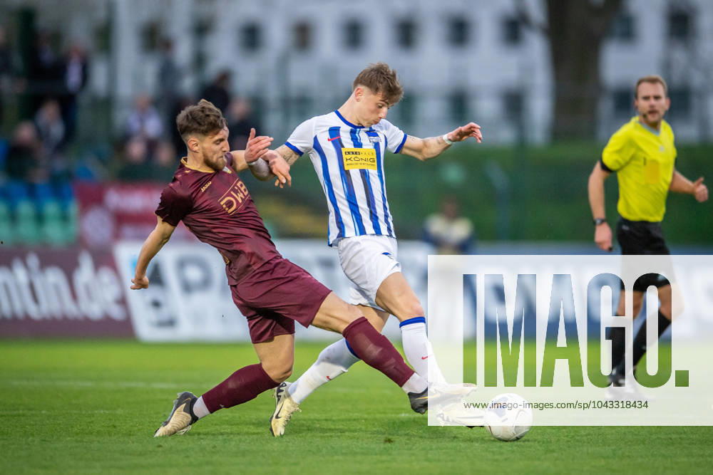 Regionalliga: BFC Dynamo vs Hertha BSC II; Berlin, 05.04.2024 Amar Suljic (BFC Dynamo, 26), Veit Stange (Hertha BSC II, 38) Regionalliga, BFC Dynamo vs Hertha BSC II, Sportforum Hohenschönhausen, Berlin 05.04.2024